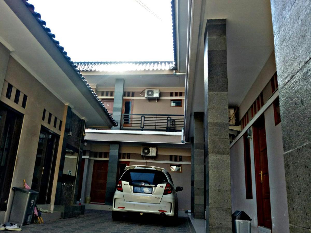 Wisma Andali Syariah Near Rsud Cideres Majalengka Esterno foto