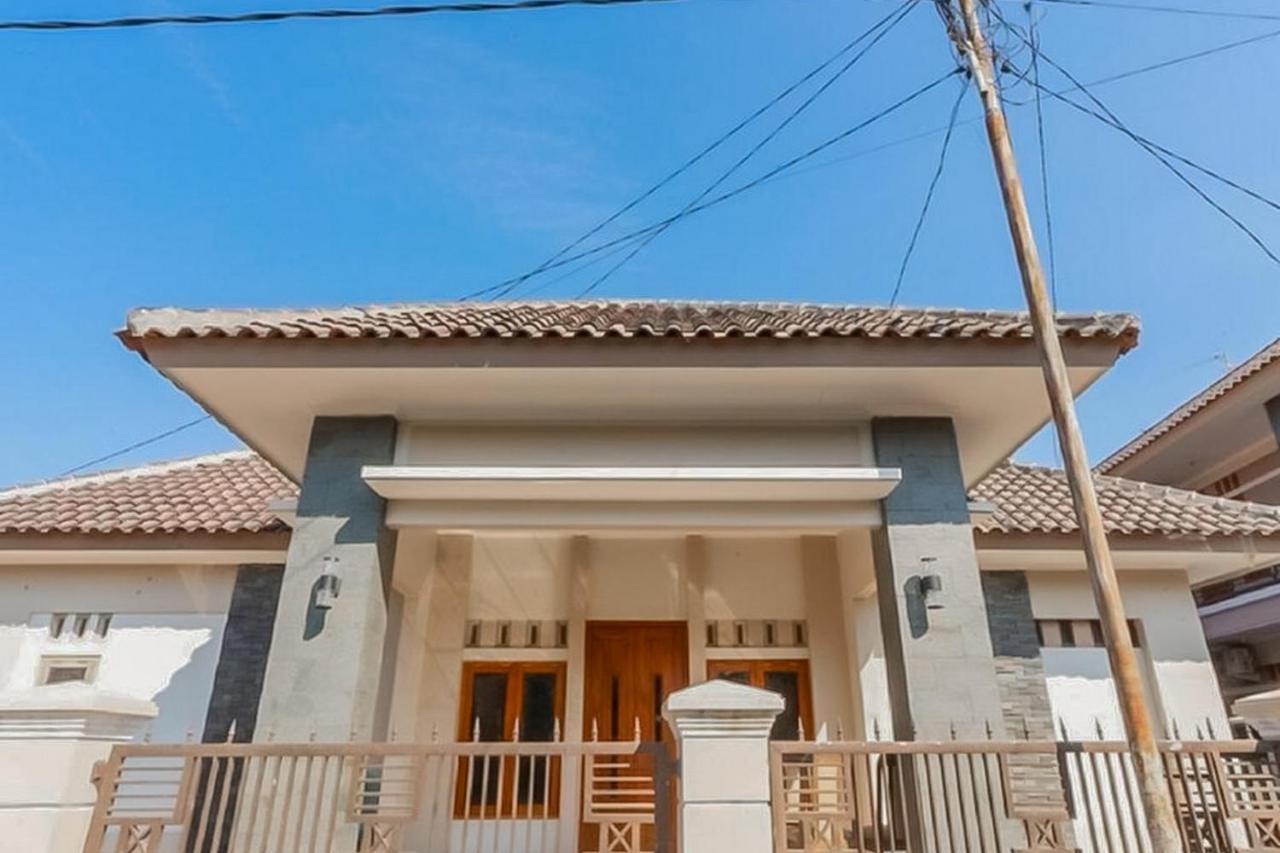 Wisma Andali Syariah Near Rsud Cideres Majalengka Esterno foto